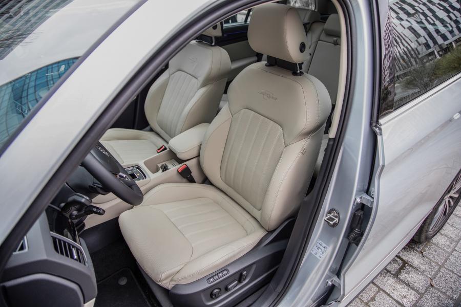 Интерьер Skoda Kodiaq Laurin & Klement 4x4 2018 года  (WW) (фото 24 из 40)